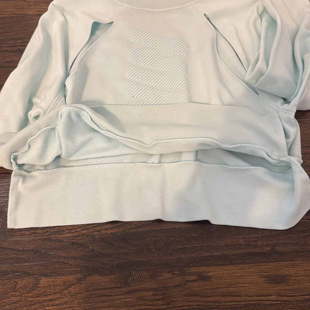 Nike Light Blue Long Sleeve Cropped Sweatshirt - Picture 7 of 10